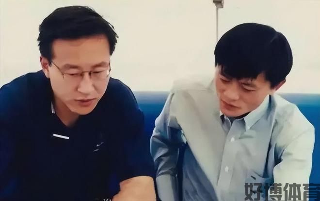 好博体育-最强顶配夫妻智性恋天花板从月薪500到身家千亿(图5)